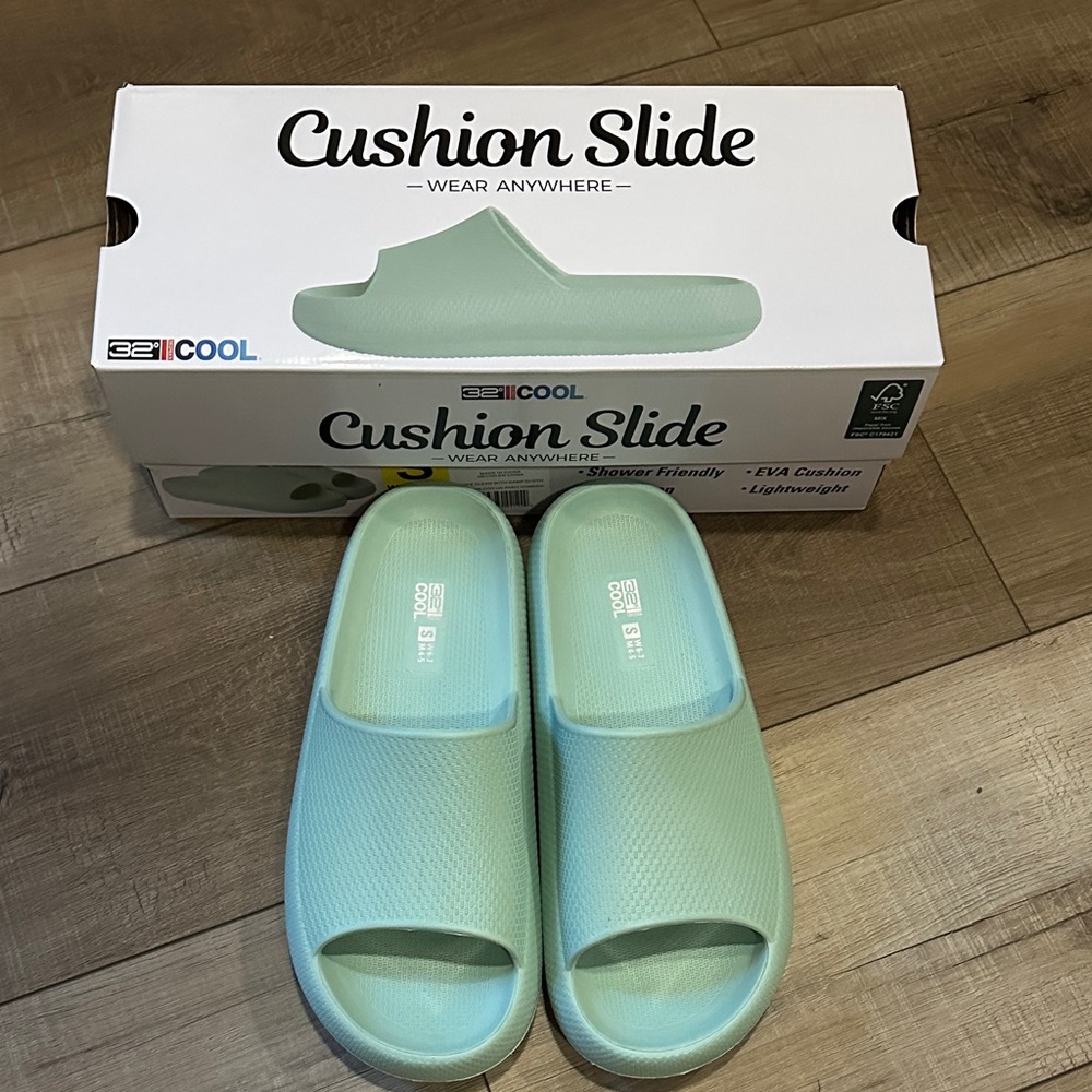 32 Degrees Cushion Slide in mint green, size W6-7/M4-5